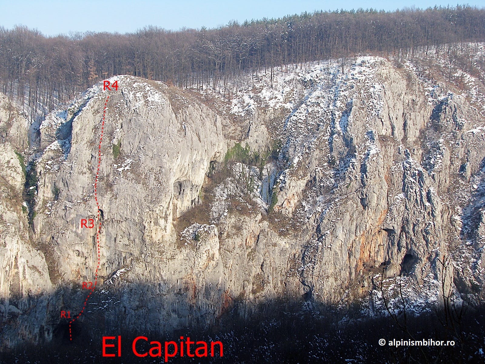 Sursă: alpinismbihor.ro Sursă: alpinismbihor.ro