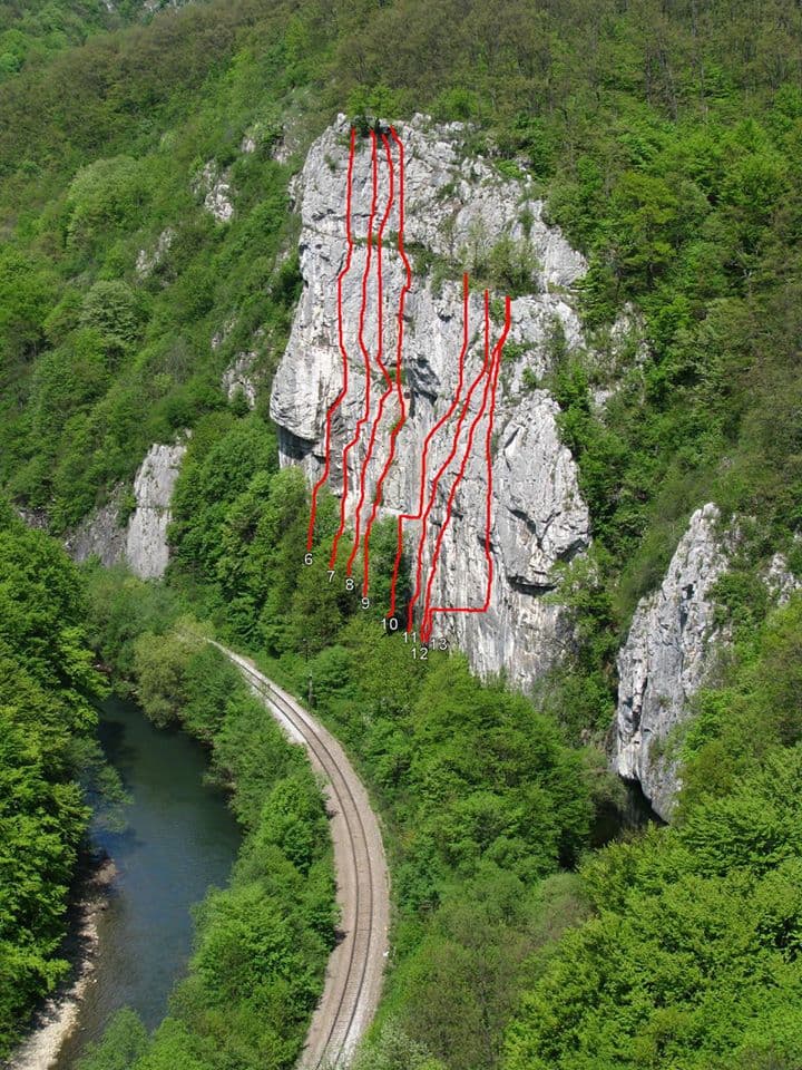 Sursă: alpinismbihor.ro Sursă: alpinismbihor.ro