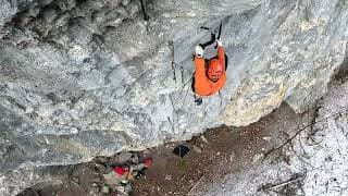 Illusion (D10), dry tooling solitar.