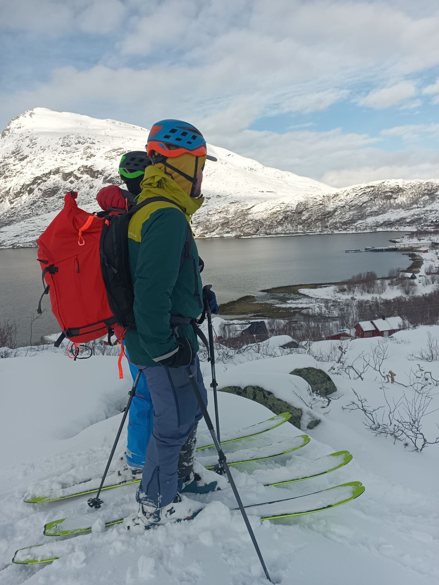 Schi de tură. Tromso. Norvegia Schi de tură. Tromso. Norvegia