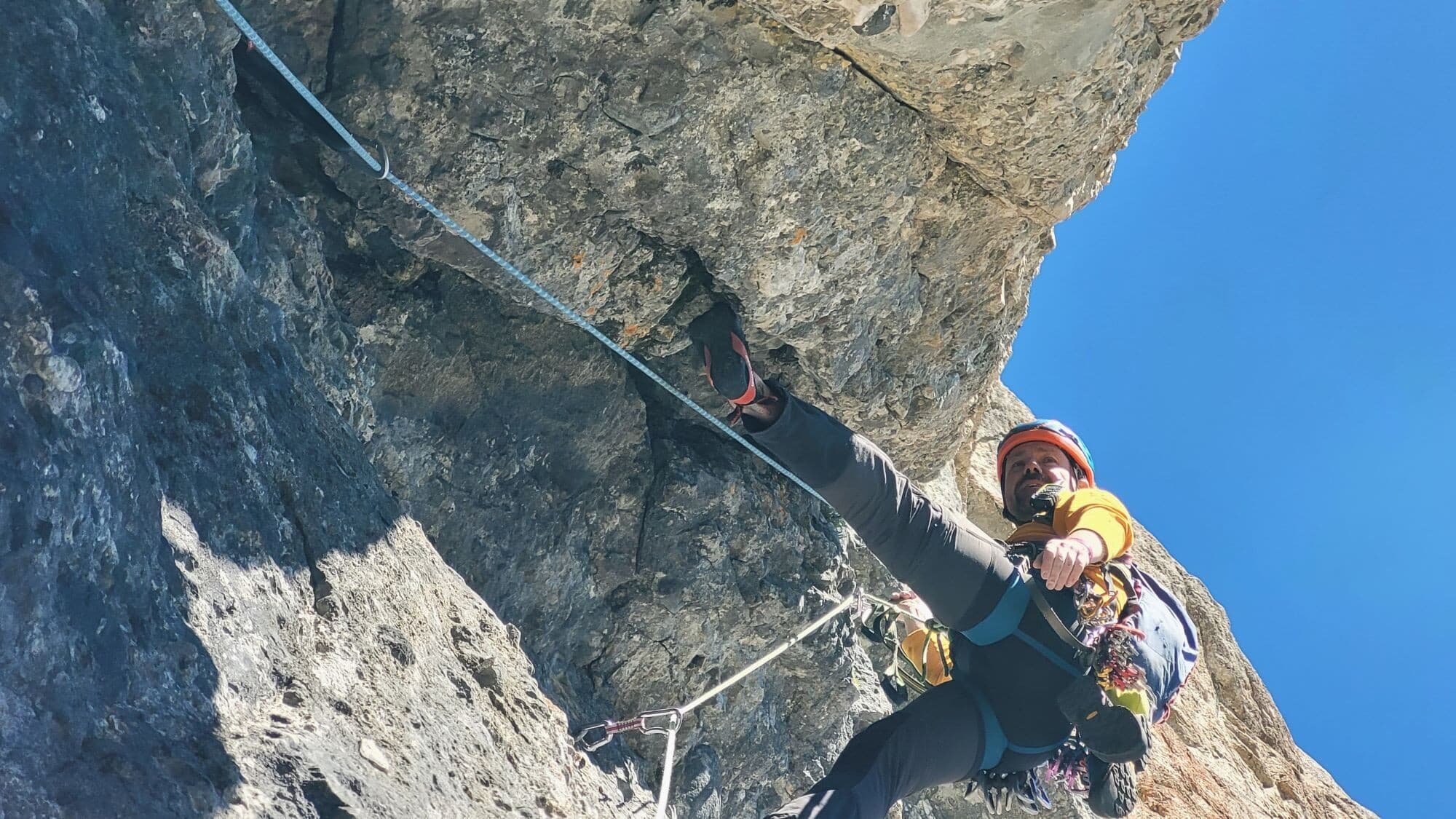 Sub Tendor. Fisura Albastră. Bucegi Sub Tendor. Fisura Albastră. Bucegi