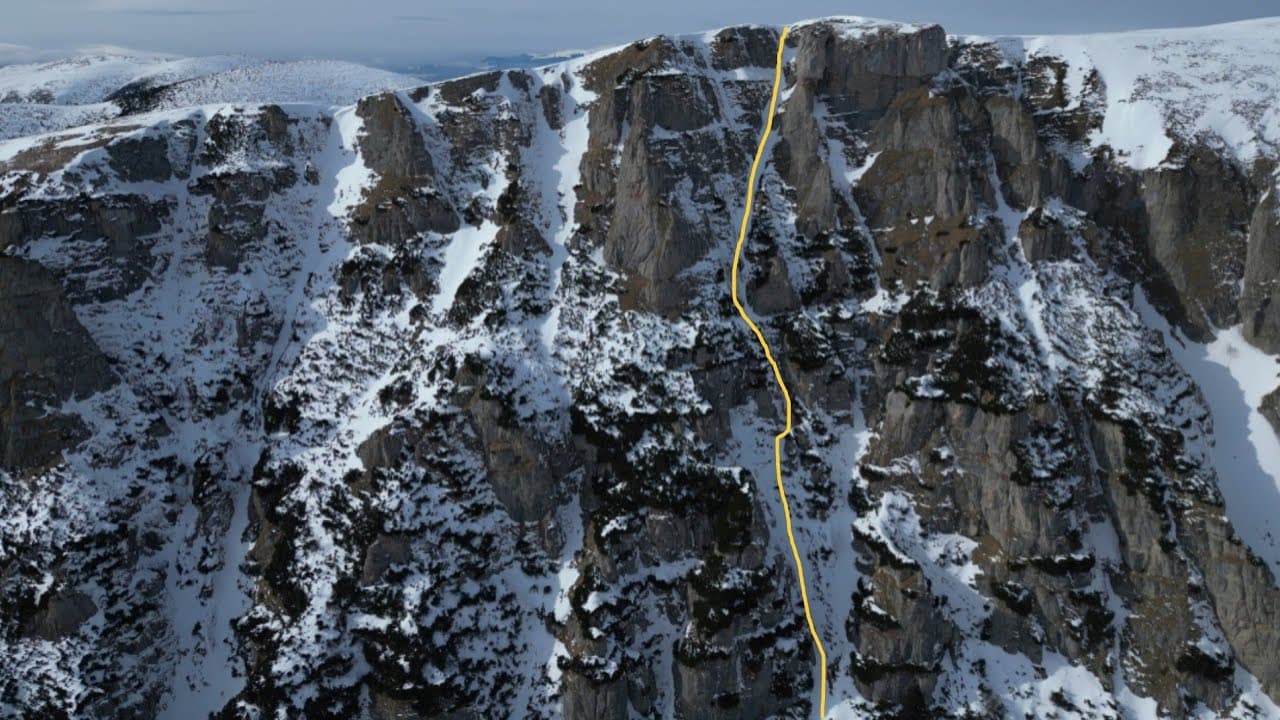 Vâcelul Zmeilor. Sursă foto: Codrin Rotaru, https://www.youtube.com/watch?v=-UTLiZvX83o Vâcelul Zmeilor. Sursă foto: Codrin Rotaru, https://www.youtube.com/watch?v=-UTLiZvX83o