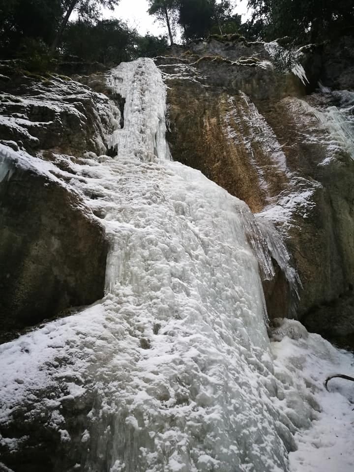 Sursă: Starea cascadelor de gheata din Romania Sursă: Starea cascadelor de gheata din Romania