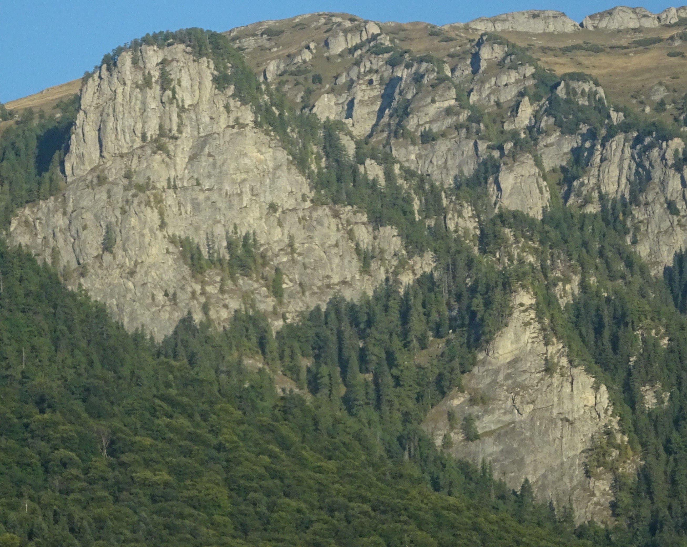 Vedere din Busteni. Sursa foto: Rupi (2019) Vedere din Busteni. Sursa foto: Rupi (2019)