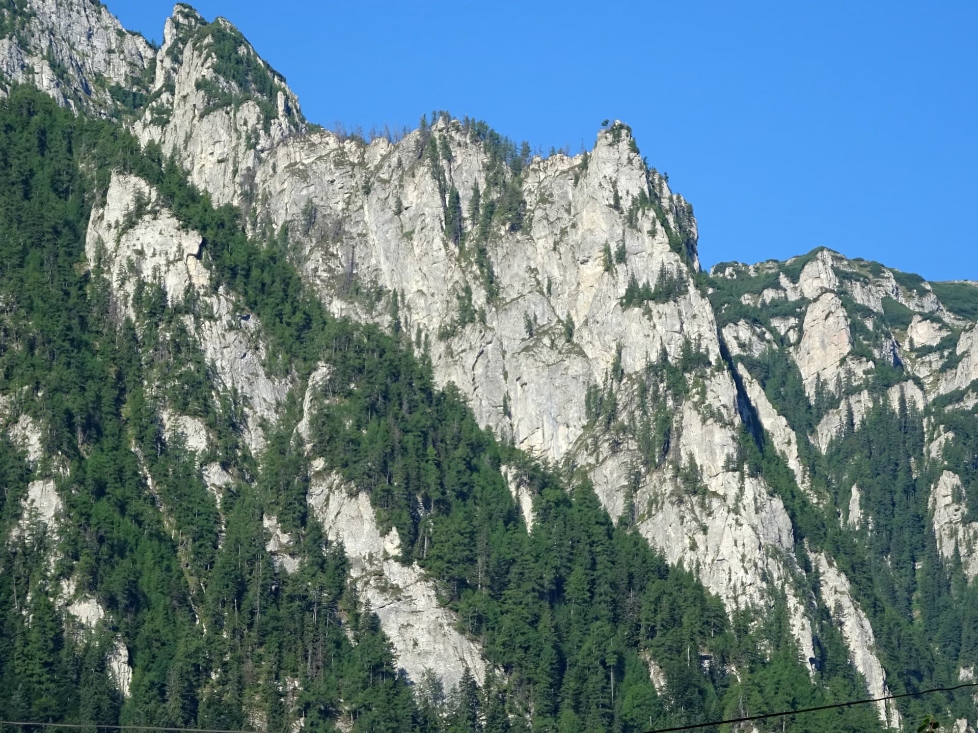 Vedere din Busteni Sursa foto: Rupi (2019) Vedere din Busteni Sursa foto: Rupi (2019)