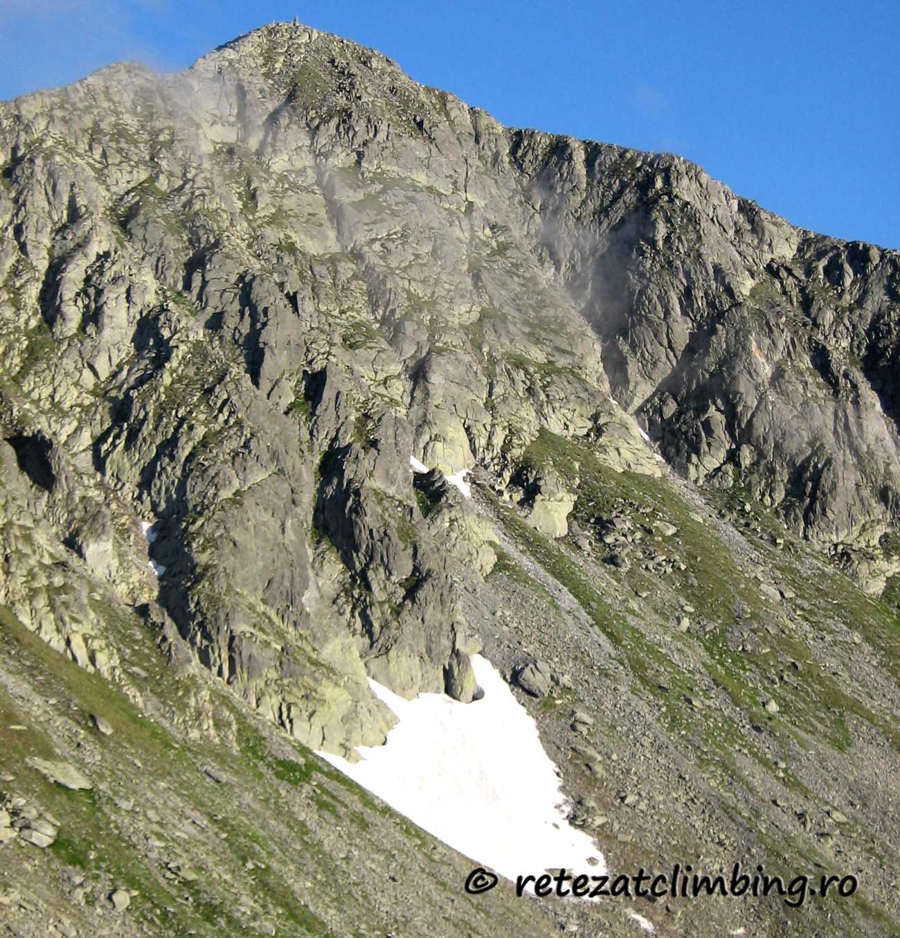 Peretele Nordic Păpușa. Sursă foto: retezatclimbing.ro Peretele Nordic Păpușa. Sursă foto: retezatclimbing.ro