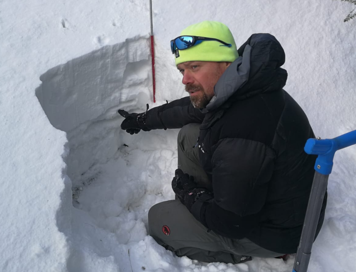 Instructor nivologie. Rucksack Mountain School. Bucegi