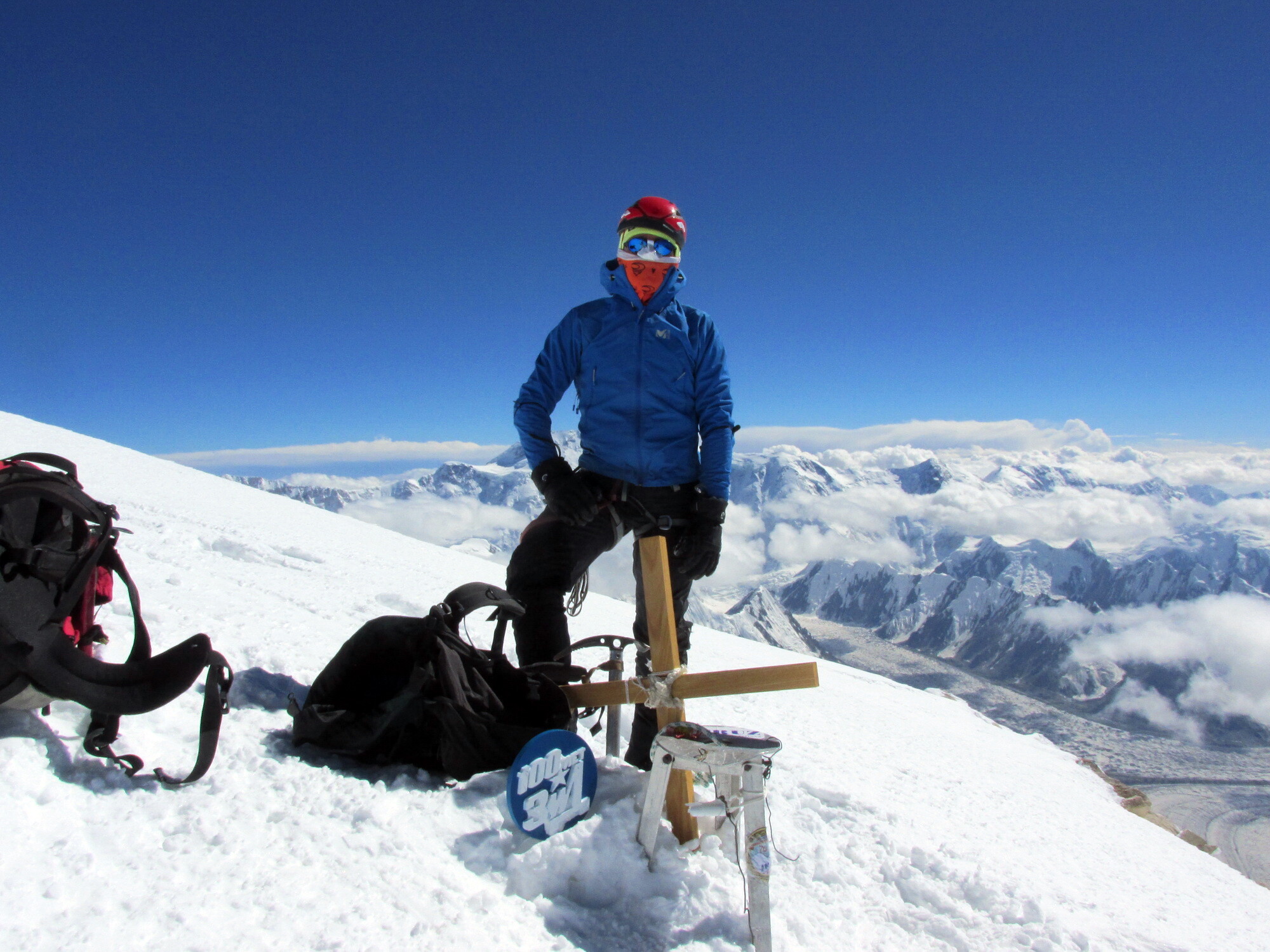 Khan Tengri (7010m). Tian Shan